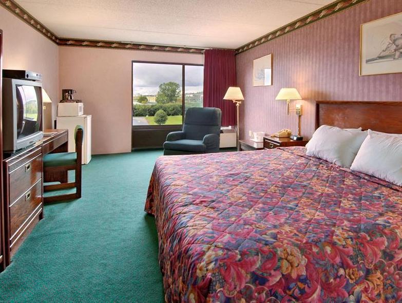 Comfort Inn & Suites Watertown - 1000 Islands Room photo